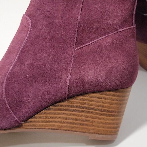 Violet & Red Wedge Heel Ankle Bootie Womens Size 7 Leather Suede Merlot Boot NEW - Picture 4 of 11